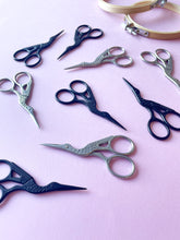 將圖片載入圖庫檢視器 Black and silver stork embroidery scissors on pink background