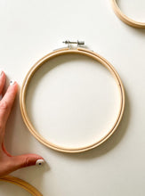 將圖片載入圖庫檢視器 SALE: Embroidery Hoops
