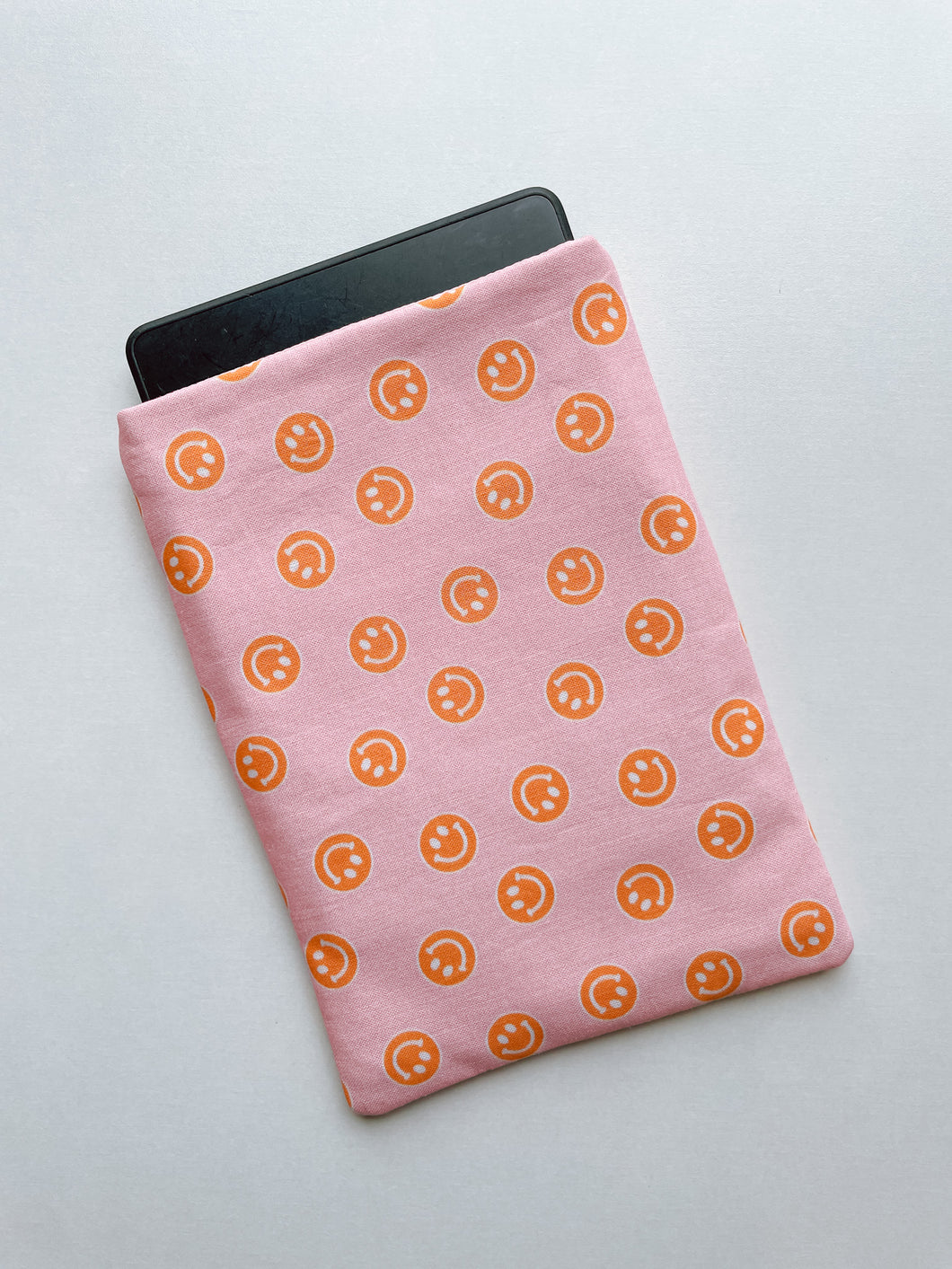 Kindle sleeve - pink & orange smileys