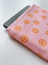 將圖片載入圖庫檢視器 Kindle sleeve - pink &amp; orange smileys
